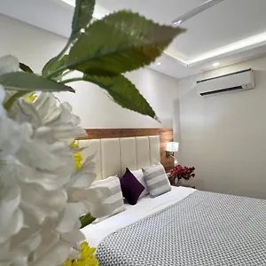 *** Hotel Golf View Suites-golf Course Road India